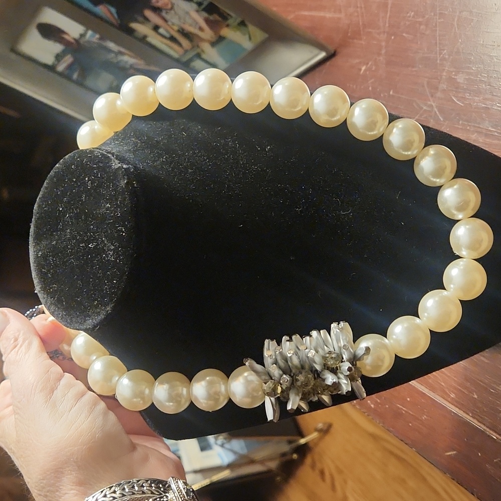 Robert Rose Faux Pearl & Grey-Tone Bead Necklace